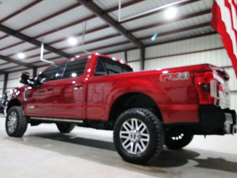 Used 2017 Ford F250 Lariat w/ Lariat Ultimate Package AWD/4WD image 8