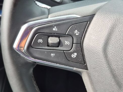 Used 2025 Chevrolet Trax LT w/ LT Convenience Package FWD image 21