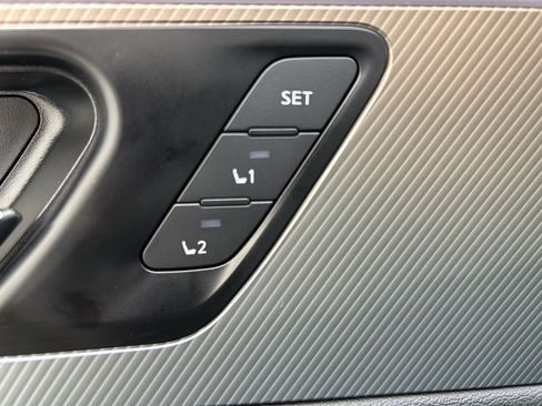 Used 2025 Nissan Murano SL AWD/4WD image 17