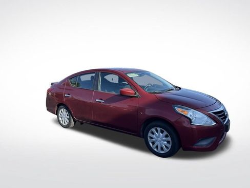 Used 2019 Nissan Versa SV FWD image 4
