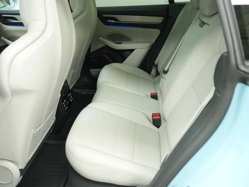 New 2026 Porsche Macan 4 Electric AWD/4WD image 25