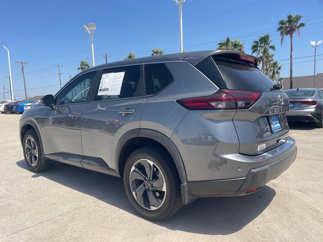 Used 2024 Nissan Rogue SV FWD image 3