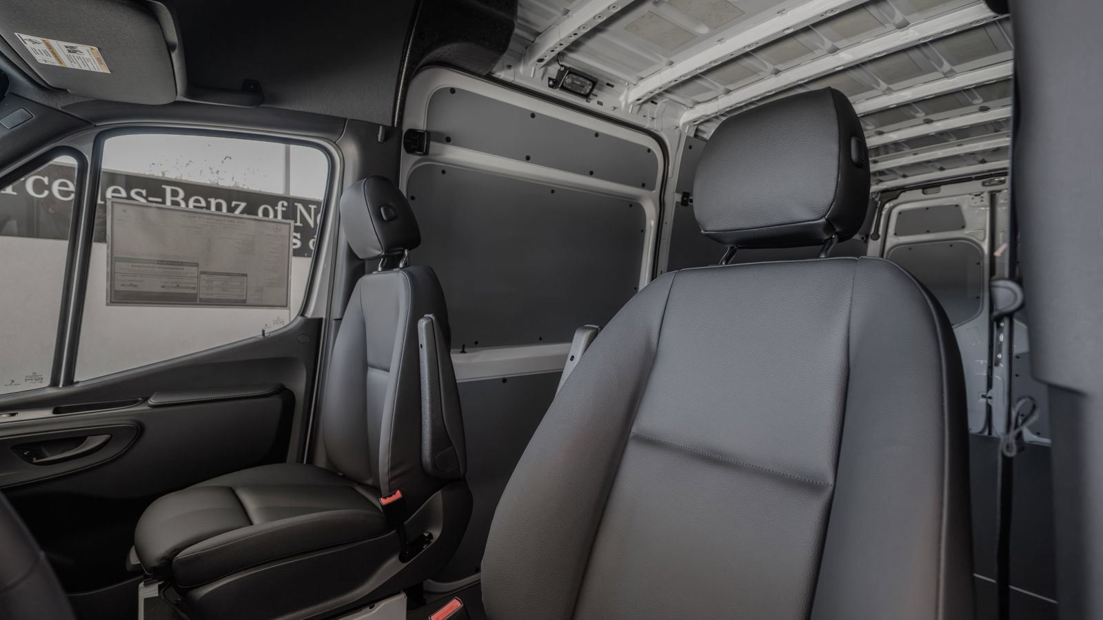 Used 2026 Mercedes-Benz Sprinter 2500 image 32