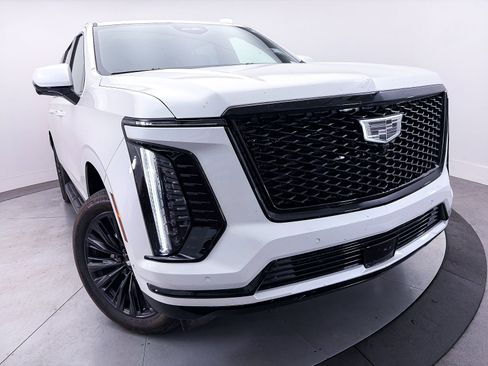 Used 2025 Cadillac Escalade ESV Sport w/ LPO, ONYX Package AWD/4WD image 10