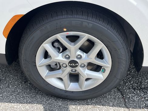 New 2025 Kia Soul S image 26