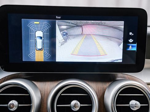 Used 2021 Mercedes-Benz GLC 300 image 25