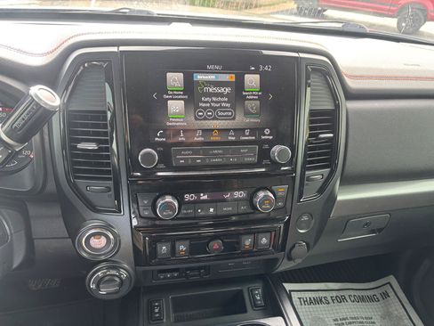 Used 2021 Nissan Titan PRO-4X w/ Pro-4x Convenience Package AWD/4WD image 13