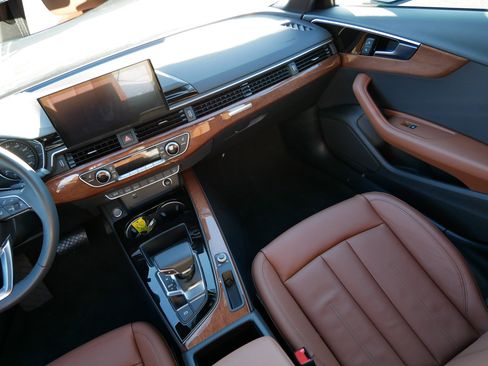 Used 2025 Audi A4 2.0T Premium image 11