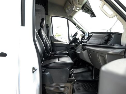 Used 2023 Ford Transit 250 Medium Roof RWD image 31