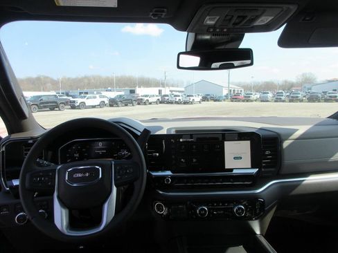 New 2026 GMC Sierra 3500 SLT w/ SLT Premium Package image 17