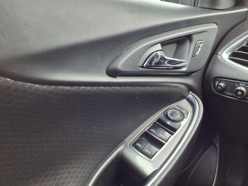 Used 2018 Chevrolet Malibu LT FWD image 18