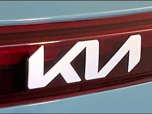 Certified 2025 Kia Seltos S FWD image 29