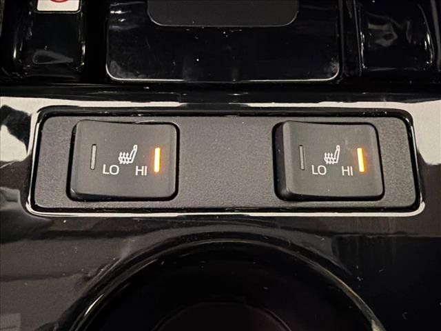 Used 2022 Toyota Prius XLE FWD image 30