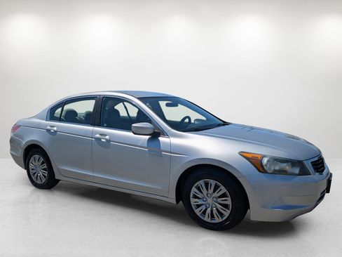 Used 2010 Honda Accord LX image 3