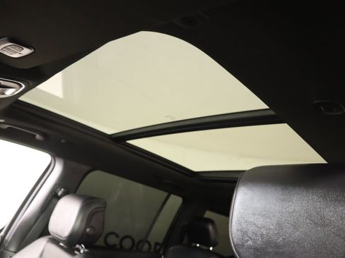 Used 2022 Jeep Wagoneer Series III w/ Premium Group I image 18