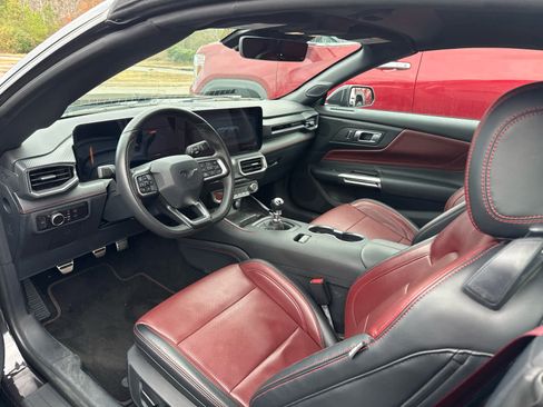 Used 2024 Ford Mustang GT Premium image 9