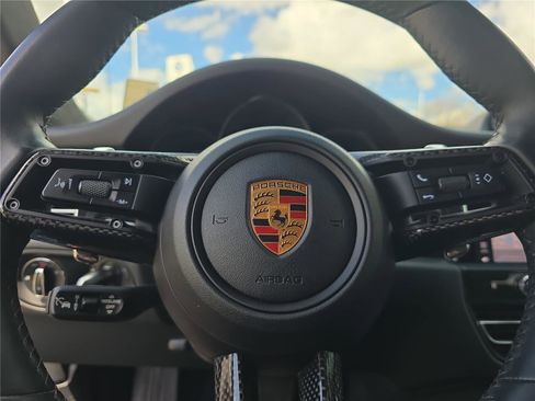 Used 2023 Porsche Macan T image 21