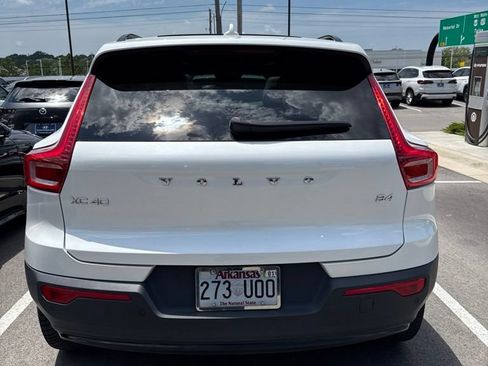 Used 2023 Volvo XC40 B4 Ultimate FWD image 6