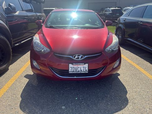 Used 2013 Hyundai Elantra GLS w/ Preferred Pkg FWD image 2