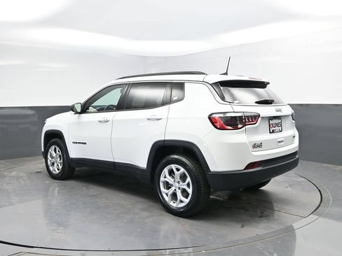 Used 2024 Jeep Compass Latitude AWD/4WD image 7
