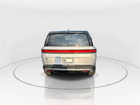 Used 2024 Rivian R1S Adventure image 7