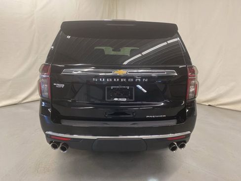 Used 2024 Chevrolet Suburban Premier image 7