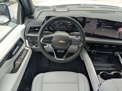 New 2026 Chevrolet Suburban Premier RWD image 15