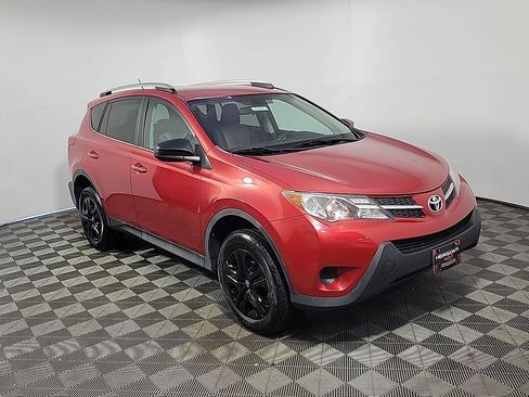 Used 2015 Toyota RAV4 LE image 1