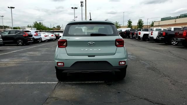Used 2025 Hyundai Venue SEL FWD image 7