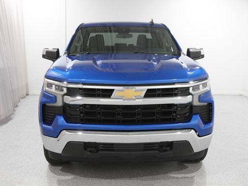Used 2022 Chevrolet Silverado 1500 LT image 2