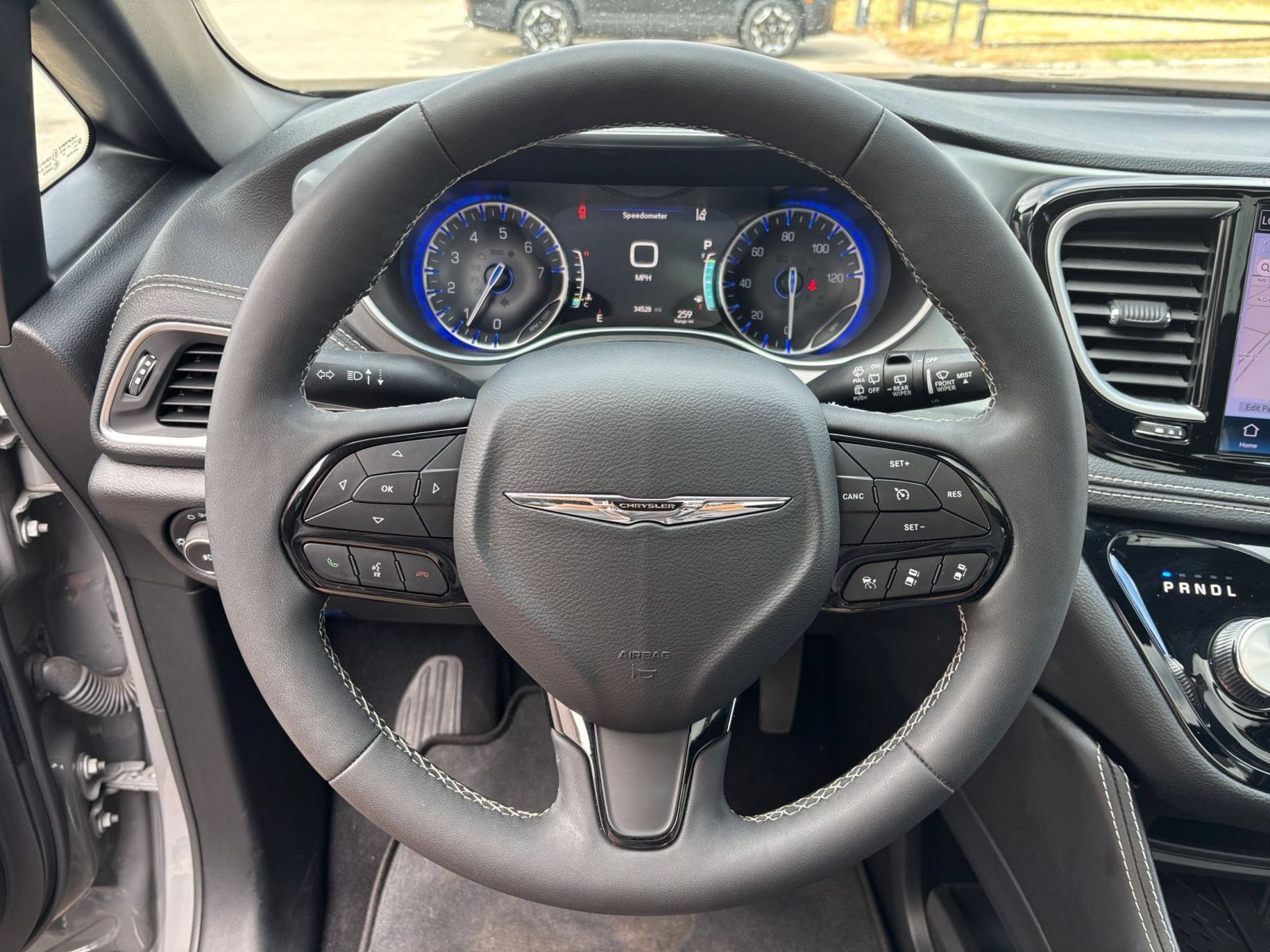 Used 2025 Chrysler Pacifica Limited FWD image 31