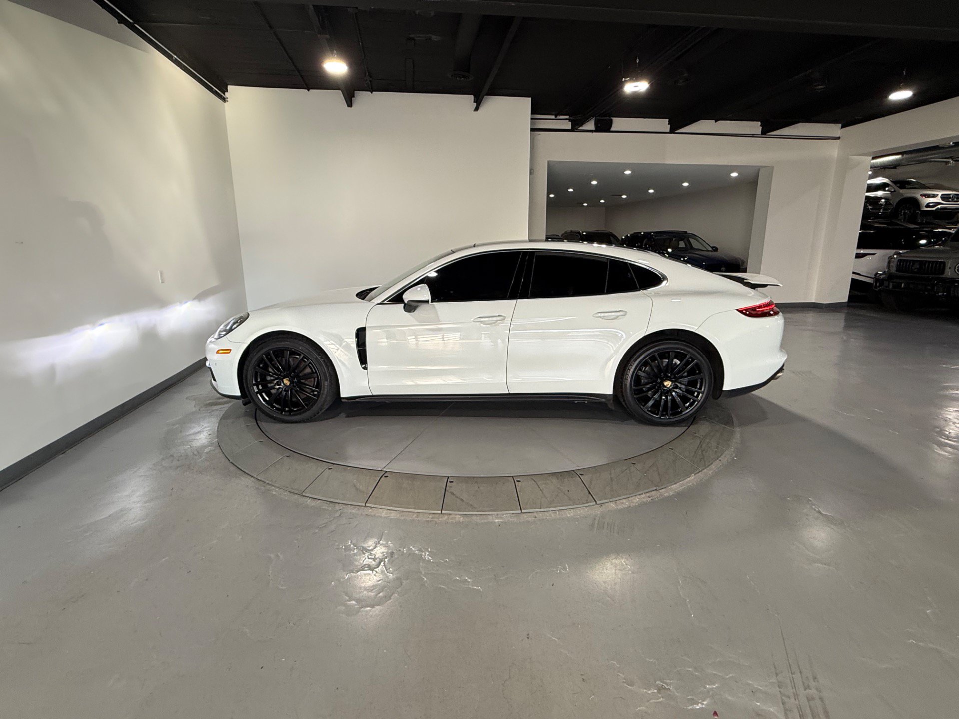 Used 2017 Porsche Panamera 4S AWD/4WD image 13