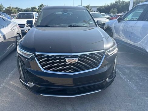 Used 2020 Cadillac XT6 FWD image 3