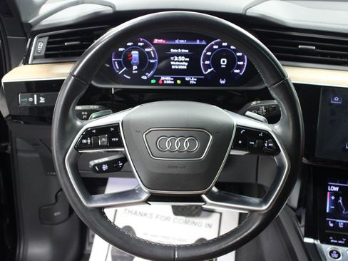 Used 2024 Audi Q8 e-tron Premium Plus w/ Premium Plus Package AWD/4WD image 17