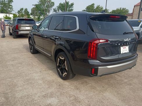 Used 2025 Kia Telluride S FWD image 8
