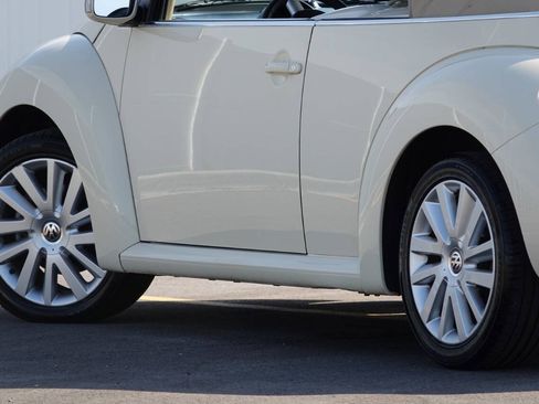 Used 2008 Volkswagen Beetle SE FWD image 19