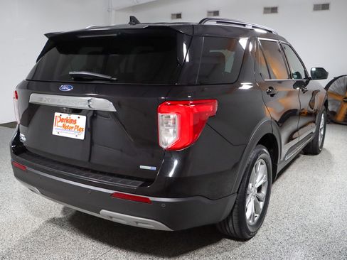 Used 2020 Ford Explorer XLT w/ Equipment Group 202A AWD/4WD image 7