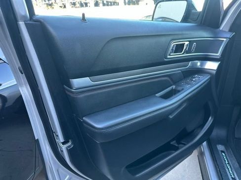 Used 2019 Ford Explorer Sport AWD/4WD image 12