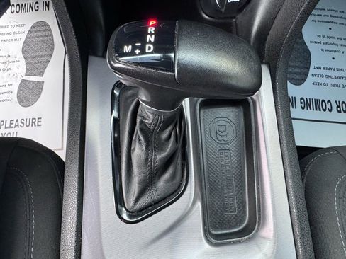 Used 2019 Dodge Charger R/T w/ Blacktop Package image 26