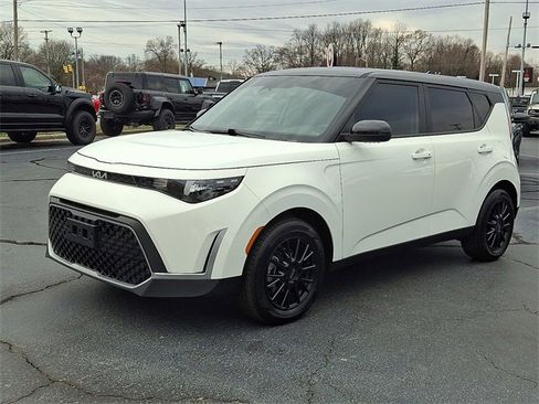 Used 2025 Kia Soul S image 3