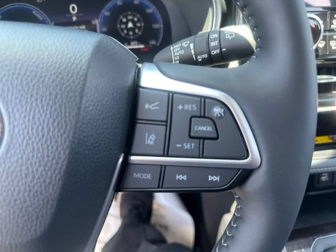 Certified 2026 Toyota Highlander Platinum AWD/4WD image 17