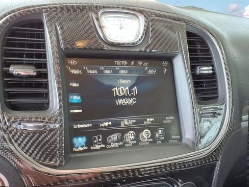 Used 2016 Chrysler 300 Limited RWD image 10