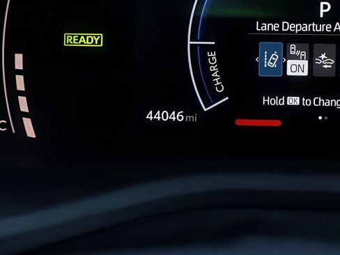 Used 2025 Toyota Camry SE FWD image 32