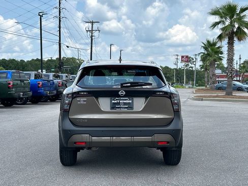 Used 2025 Nissan Kicks S FWD image 4