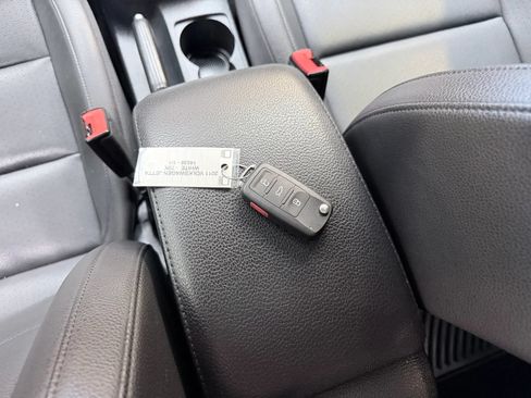 Used 2011 Volkswagen Jetta TDI FWD image 22