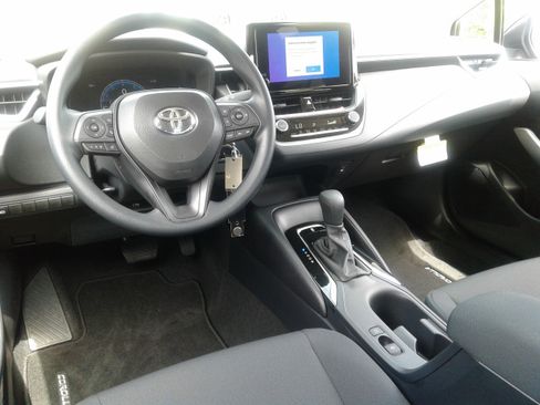 New 2026 Toyota Corolla LE FWD image 4