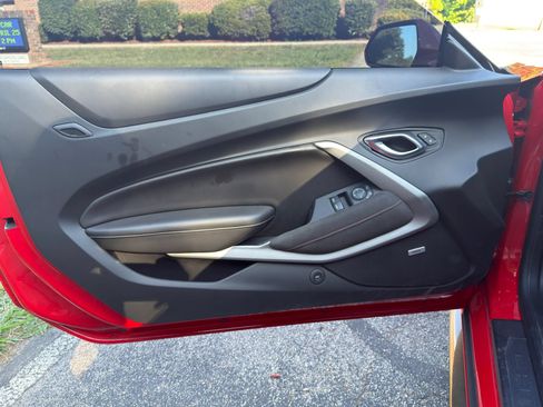 Used 2017 Chevrolet Camaro SS RWD image 11