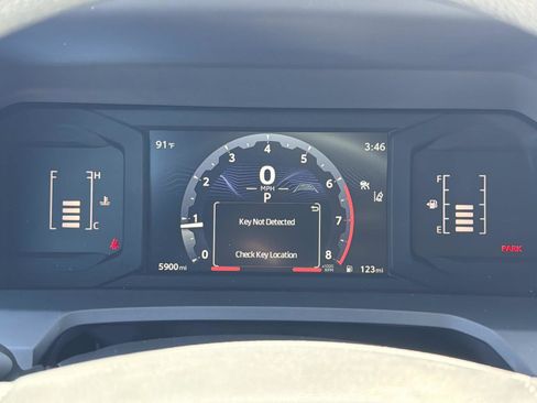 Used 2025 Toyota Tacoma SR image 27