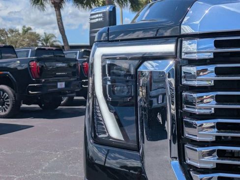 New 2026 GMC Sierra 3500 Denali w/ Denali Reserve Package AWD/4WD image 10