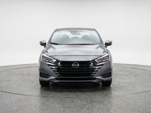 Used 2025 Nissan Versa SV FWD image 2